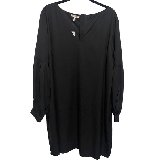 Maurices Tops - Maurices Solid Black V-Neck Long Sleeve Blouse Top Size 1 NWT